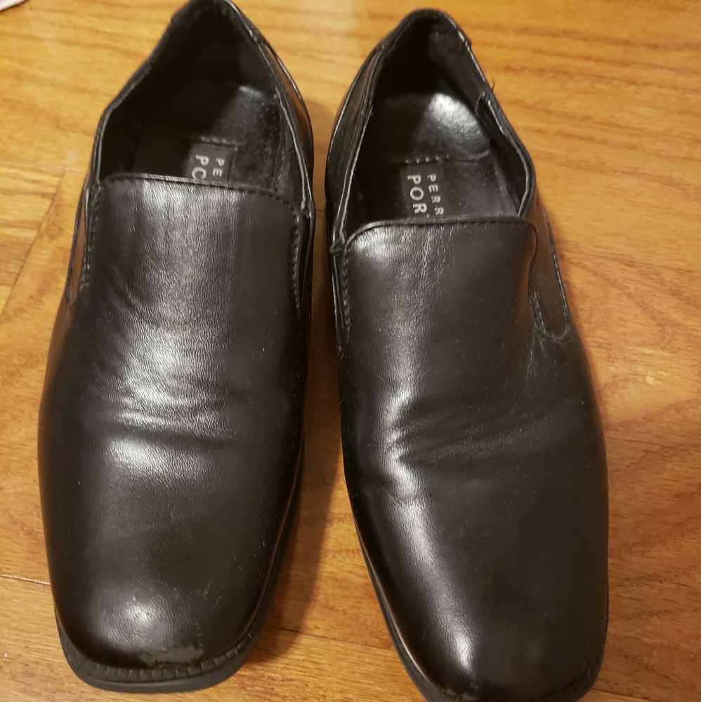Perry Ellis boys dress shoes